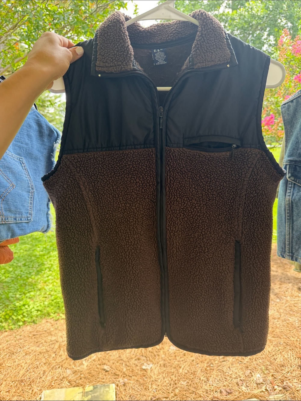 GAP Sherpa Fleece Vest in Dark Brown with Black Trim